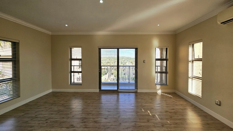 5 Bedroom Property for Sale in Kiepersol Free State